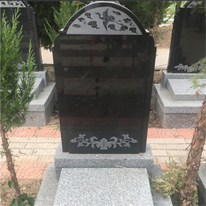 忠恩碑